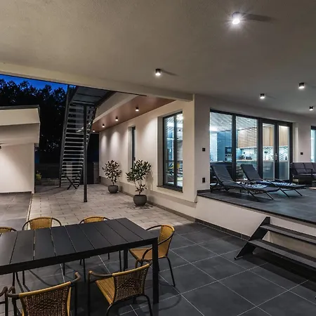 Duna Rev Διαμέρισμα *