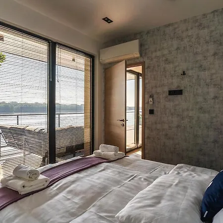 Διαμέρισμα Duna Rev *